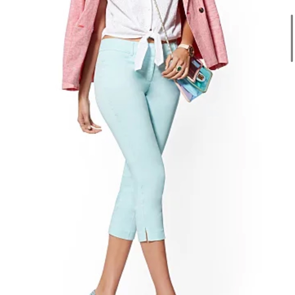 New York&company 7th ave Crop slim-leg signature Size 0 Color: aquamarine splash